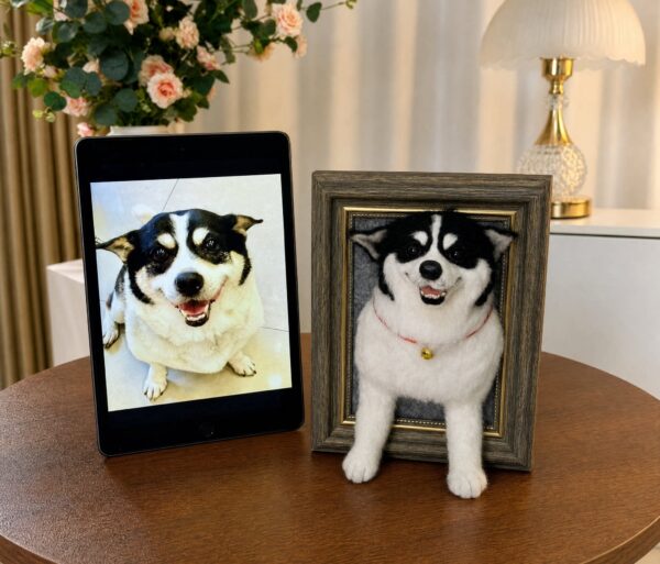 Jack Russell needle-felted portrait beside its reference photograph Jack Russell needle-felted portrait beside its reference photograph